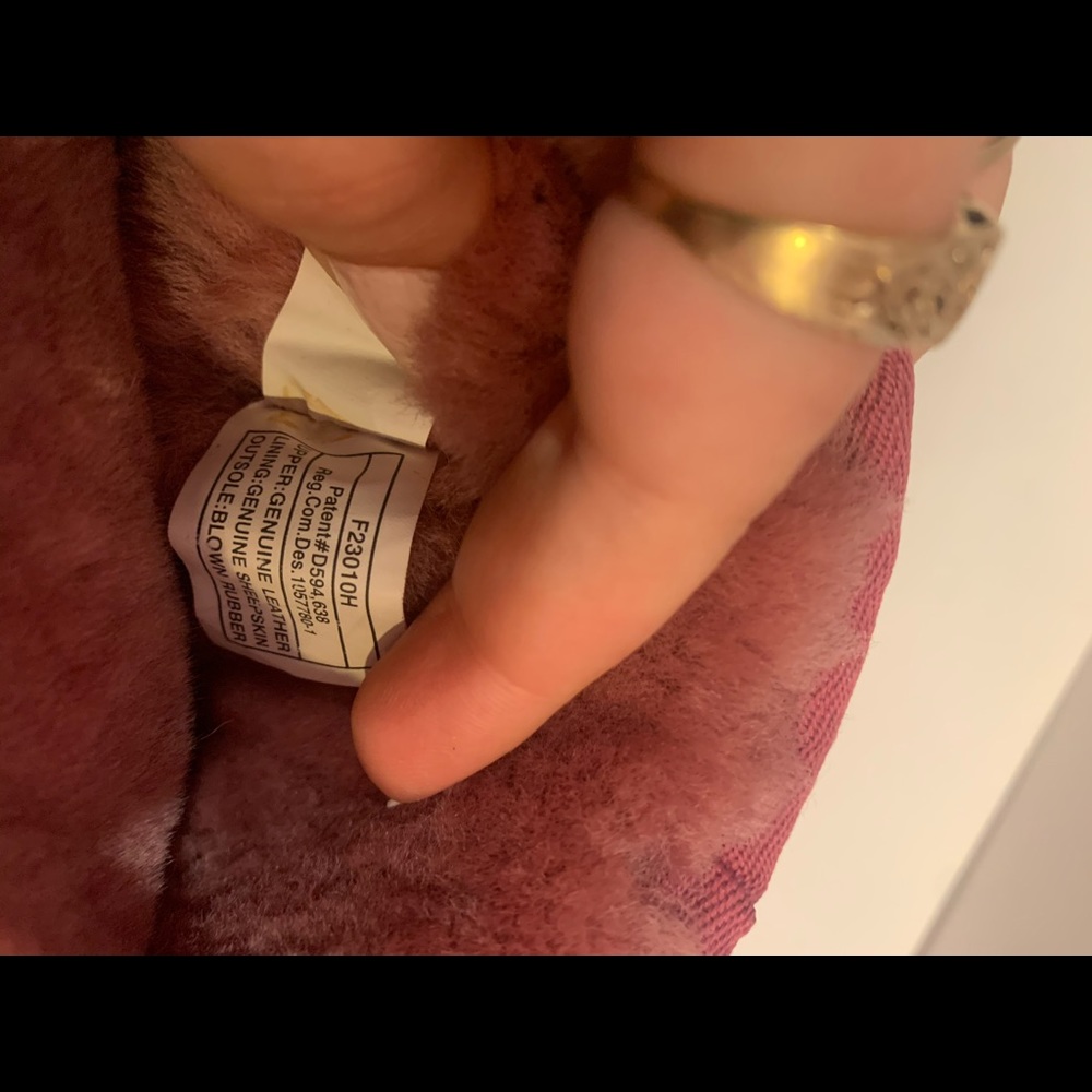Pink UGG boots - Picture 11 of 12